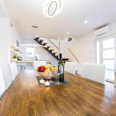 L Гостевой дом Ровинь