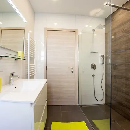 L Guest house 3*