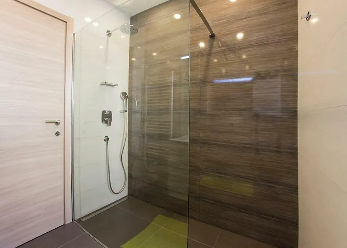 L With Private Jacuzzi 게스트하우스 4*