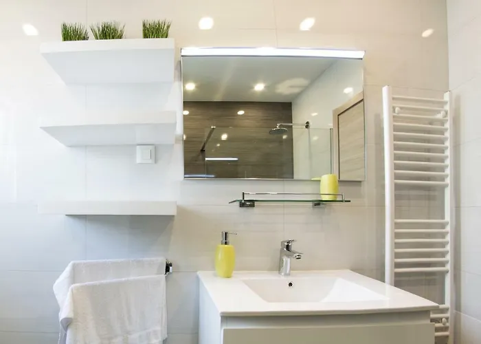 L With Private Jacuzzi 4* Rovinj