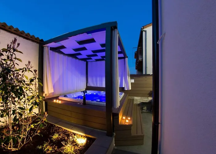 Gasthof L With Private Jacuzzi