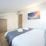 Pensionat L With Private Jacuzzi Rovinj