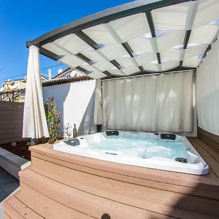 L With Private Jacuzzi بيت ضيافة 4*