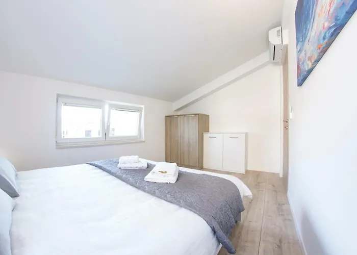 L With Private Jacuzzi 4* Rovinj