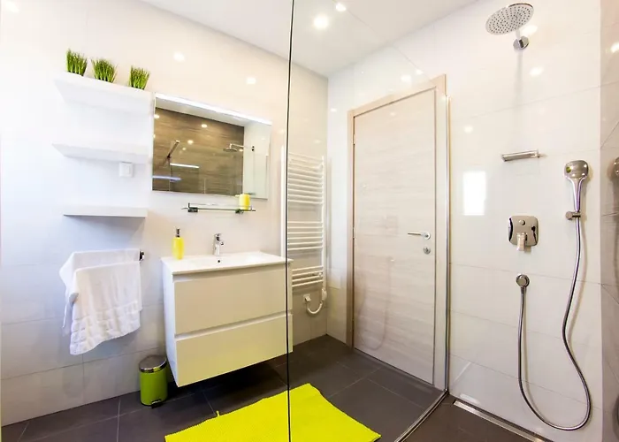 L Gostinjska kuća 4*