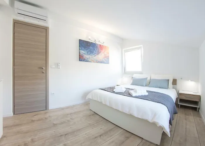 L With Private Jacuzzi 4* Rovinj